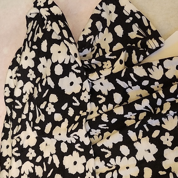 POOF NEW YORK.      The body suits - Picture 5 of 6